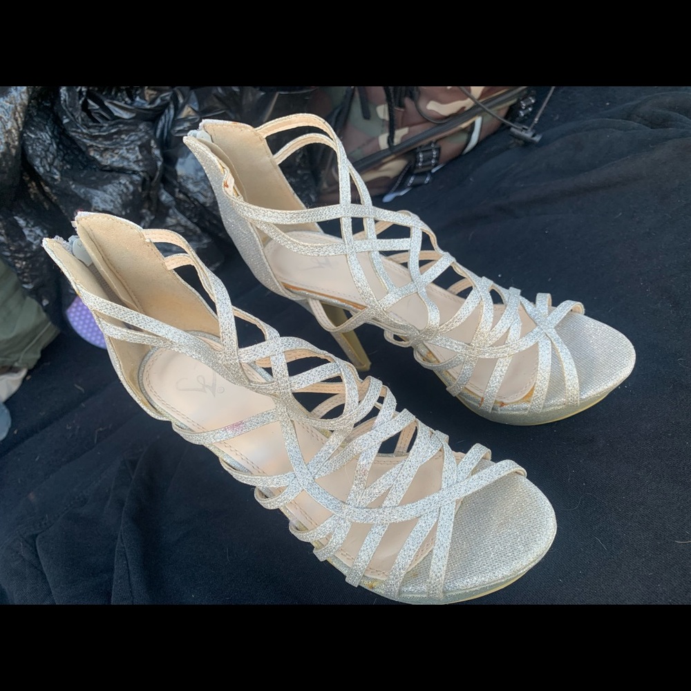 Sparkly Heels. size 7 US